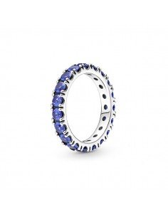 Rifinito a mano in argento sterling, questo anello Eternity è stato impreziosito da scintillanti cristalli blu. samparfums.es
