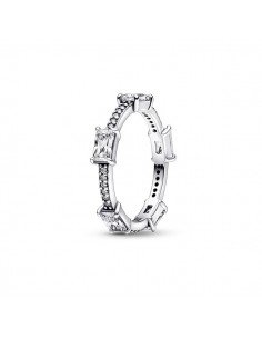 Pandora Ring Rechteckige Stäbe Rechteckiger Brillant in Pavé.