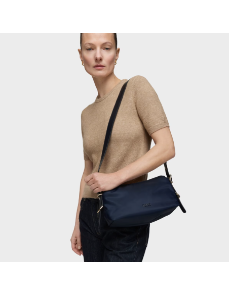 Tous Buckles Bolsa mensageiro azul-marinho macia: sustentabilidade e estilo quotidiano