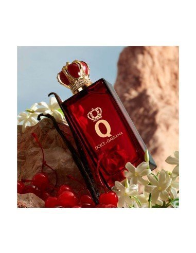 Perfume Q by Dolce&Gabbana: energia e sedução feminina num frasco elegante.