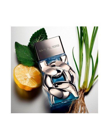 Profumo maschile Michael Kors Man: agrumato, speziato, con energia oceanica e calore legnoso.
