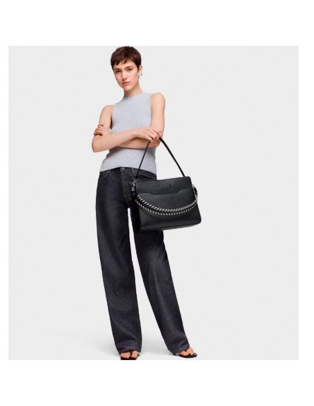 Tous Shopper Audree Saffiano nero: eleganza e funzionalità per ogni occasione.