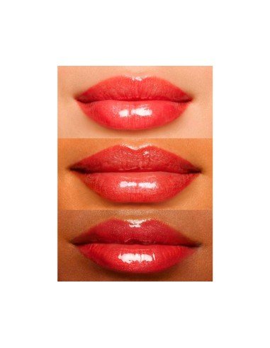 Hidratación intensa y volumen natural con Clarins Natural Lip Perfector, labios irresistibles