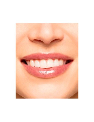Hidratação intensa e volume natural com Clarins Natural Lip Perfector para uns lábios irresistíveis