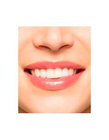 Hidratação intensa e volume natural com Clarins Natural Lip Perfector para uns lábios irresistíveis