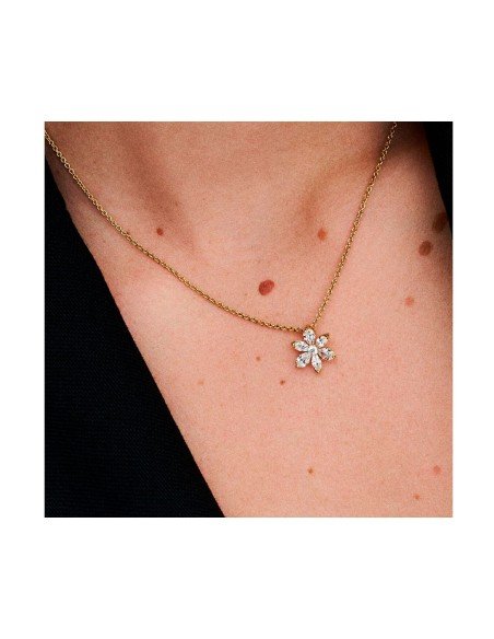 Collier d'herbes chatoyantes de Pandora : élégance naturelle en argent avec des pierres en zircon éblouissantes