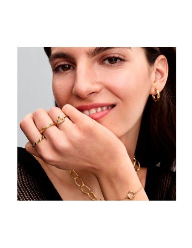 Pandora Shine Ring Wavy Band : élégance audacieuse et design exclusif en or