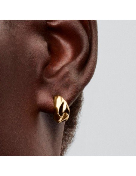 Pendientes Pandora Shine Ondulados: Diseño Elegante en Oro 14K para Distinción y Estilo