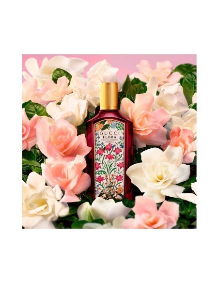 Gucci Flora Gorgeous Gardenia Intense: fragranza floreale legnosa con mandarino e legno di sandalo