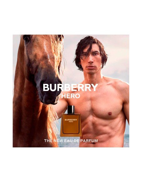 Intensität und Kraft in Burberry Hero Eau de Parfum: maskuline Raffinesse und umhüllender Duft