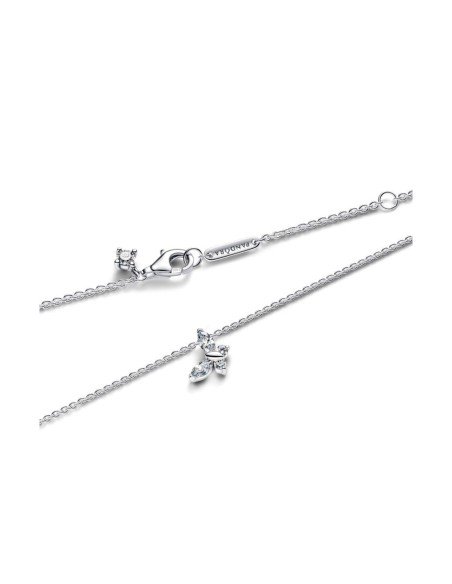 Collana Pandora in argento a forma di farfalla: eleganza e qualità nella gioielleria di design.