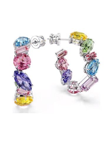 Orecchini a cerchio con gemme Swarovski: eleganza multicolore e rodiatura.