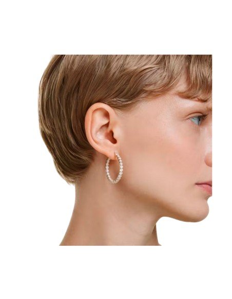 Pendientes de aro Matrix de Swarovski: elegancia en oro y cristales brillantes