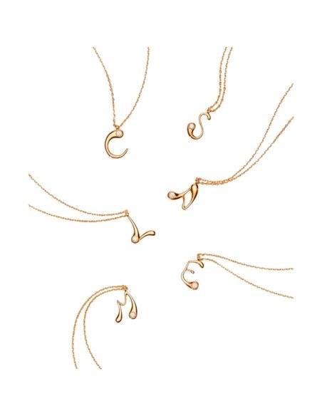 Collar inicial P de Pdpaola, elegancia y sostenibilidad en plata bañada en oro