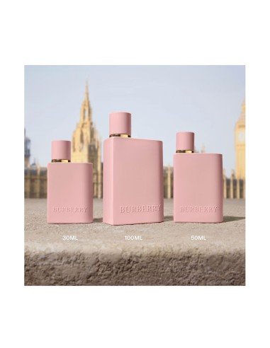 Descubra Burberry Her Parfum: sofisticação floral e amadeirada para a mulher ousada.