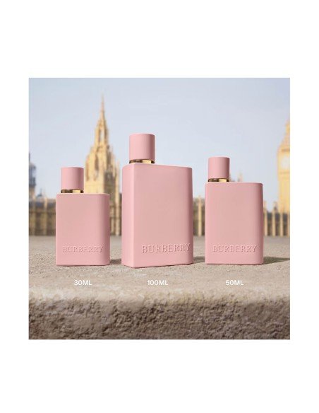 Descubra Burberry Her Parfum: sofisticação floral e amadeirada para a mulher ousada.