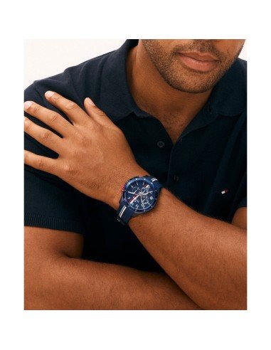 Montre chronographe Tommy Hilfiger Bank bleue : style et précision dans un design robuste
