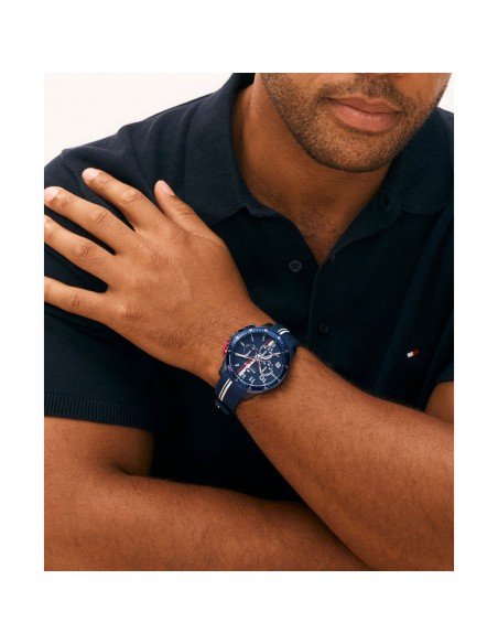 Montre chronographe Tommy Hilfiger Bank bleue : style et précision dans un design robuste