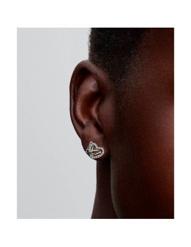 Pendientes de botón Pandora: Corazón & mariposa en plata, elegancia y simbolismo