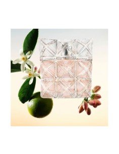 Crema de ducha Lumiere d'Issey: aroma floral y piel radiante con ingredientes naturales 2