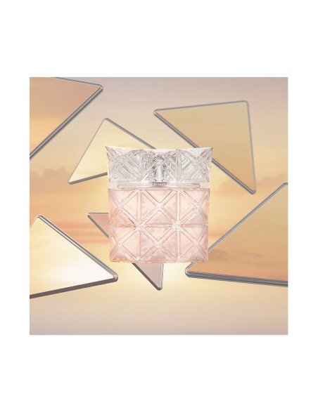 Lumière d'Issey : parfum floral ambré à la fraîcheur végétalienne et aux notes naturelles