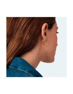 Orecchini creoli mini talismani placcati oro di Agatha, versatili e dall'eleganza moderna 2